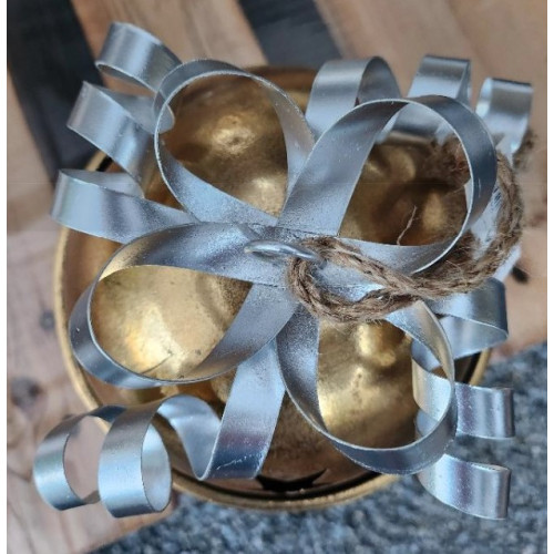 Rolnička kovová s mašlí zlatá, 2 velikosti