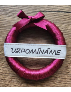 Maličký věneček se stuhou VZPOMÍNÁME