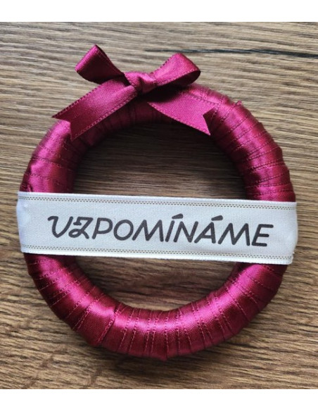 Maličký věneček se stuhou VZPOMÍNÁME