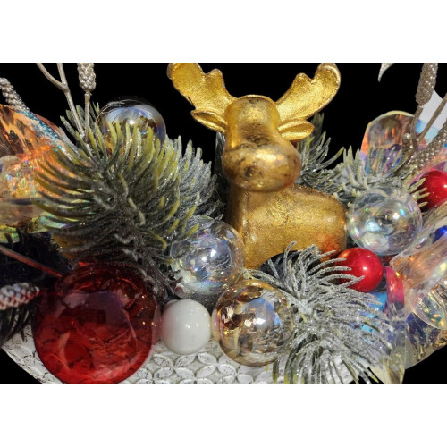 Vánoční svícen se zlatým sobíkem