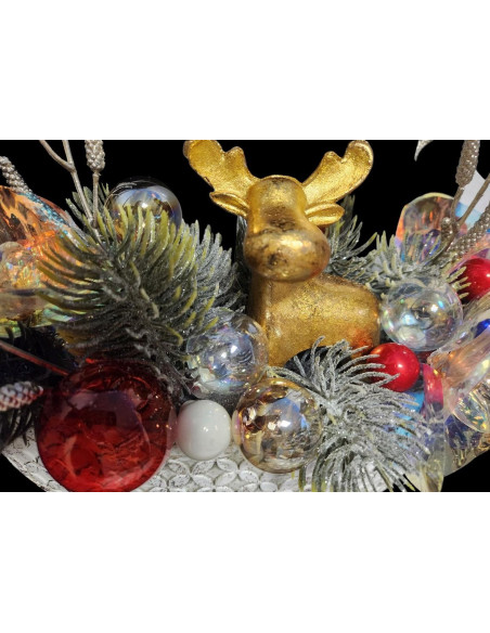 Vánoční svícen se zlatým sobíkem