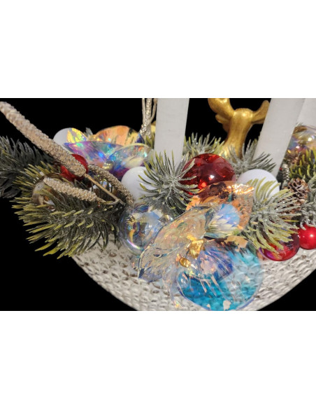 Vánoční svícen se zlatým sobíkem