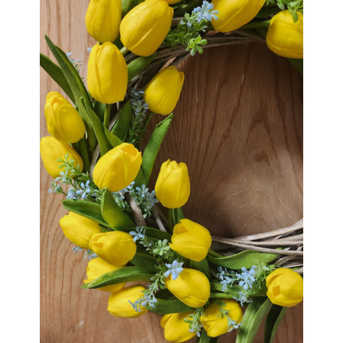 Jarní věnec s tulipány