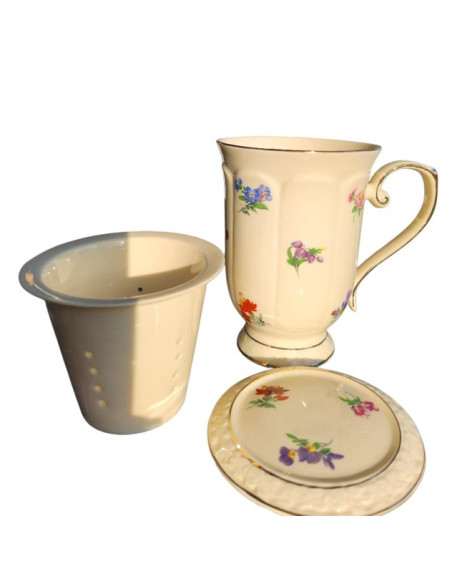 Keramický hrnek s květinami, keramickým sítkem a pokličkou